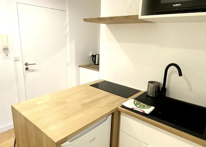 T2 Centre & Marche Talensac Apartament *